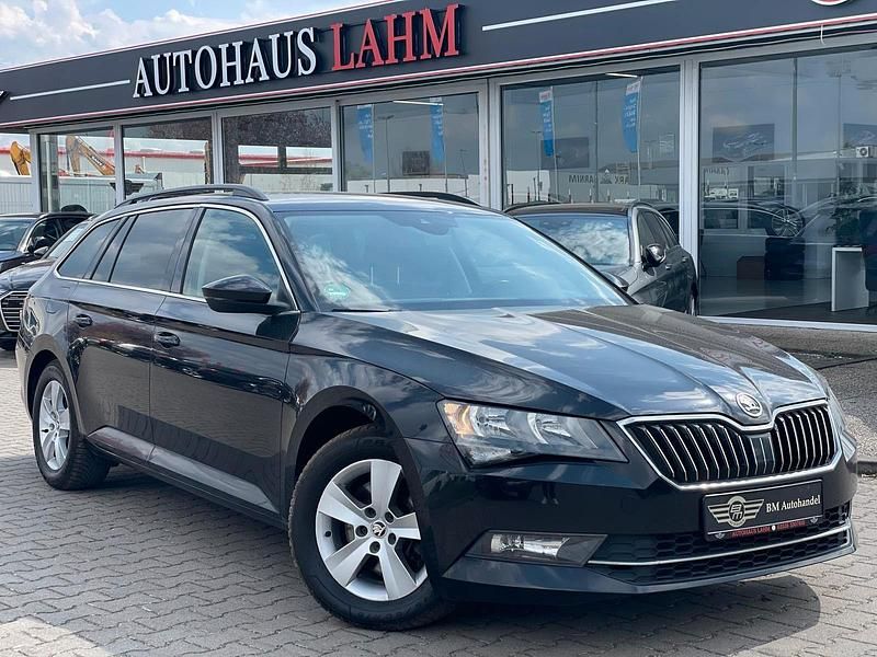 Schwarz Gebraucht 2018 Skoda Superb Ambition Kombi | 15.990 € (Guter Preis) - Bild 1/4