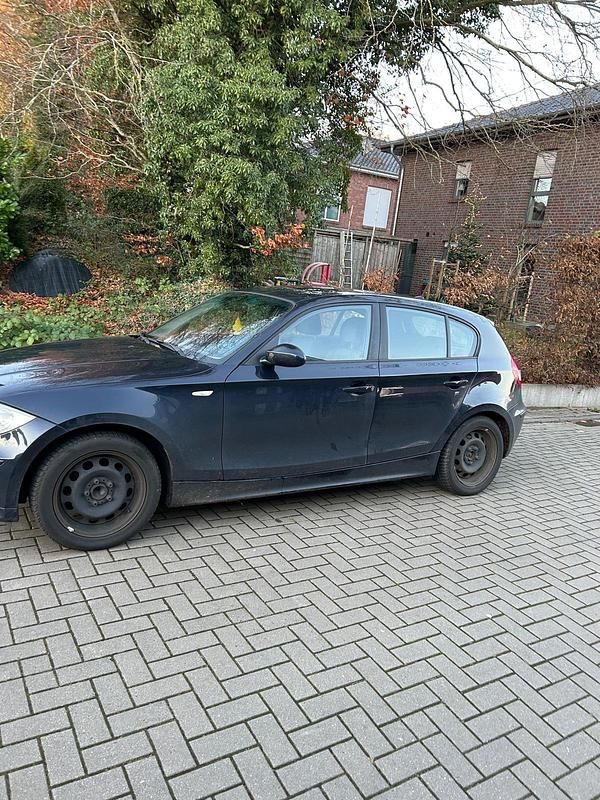 Gebraucht BMW 118 129 PS (94 kW) 2005 Blau Kleinwagen