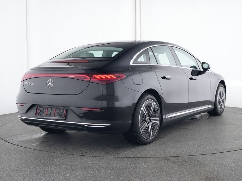 Gebraucht Mercedes EQE300 Electric Art 180 kW (245 PS) 2024 Lack obsidianschwarz Limousine