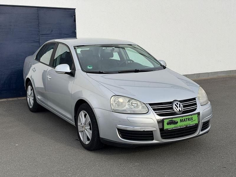 Gebraucht VW Jetta Trendline 102 PS (75 kW) 2007 Grau Limousine