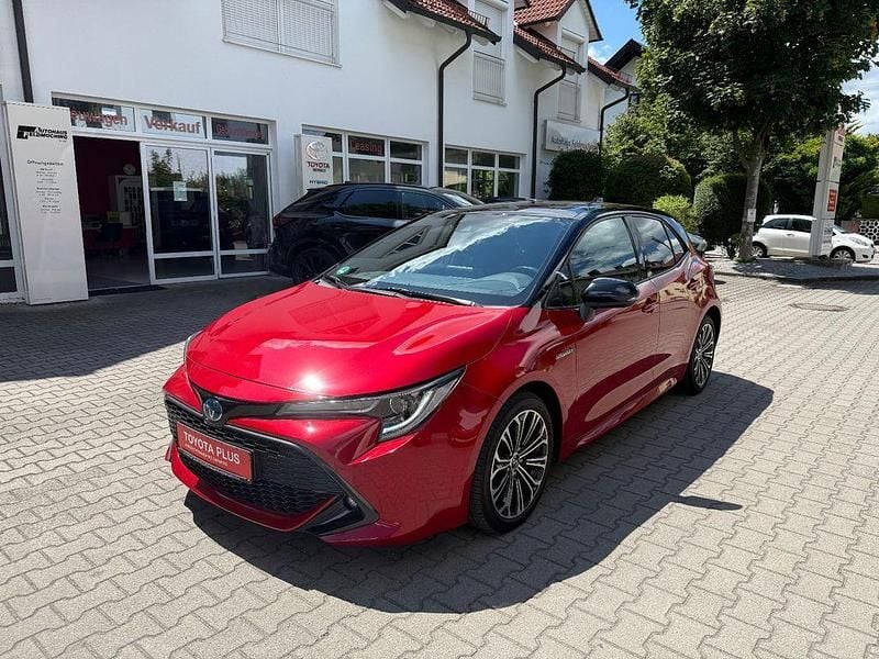 Rot Gebraucht 2019 Toyota Corolla Limousine | 17.390 € (Fairer Preis) - Bild 1/4
