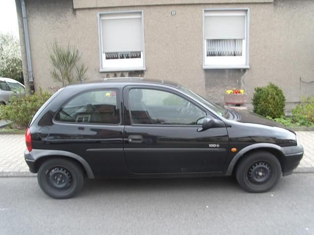 Gebraucht Opel Corsa 73 PS (53 kW) 1999 Schwarz metallic Kleinwagen