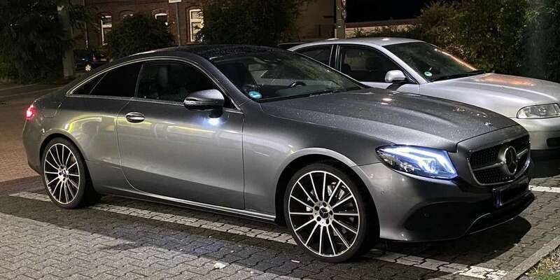 Grün Gebraucht 2017 Mercedes E220 AMG Coupé | 29.000 € (Guter Preis) - Bild 1/4