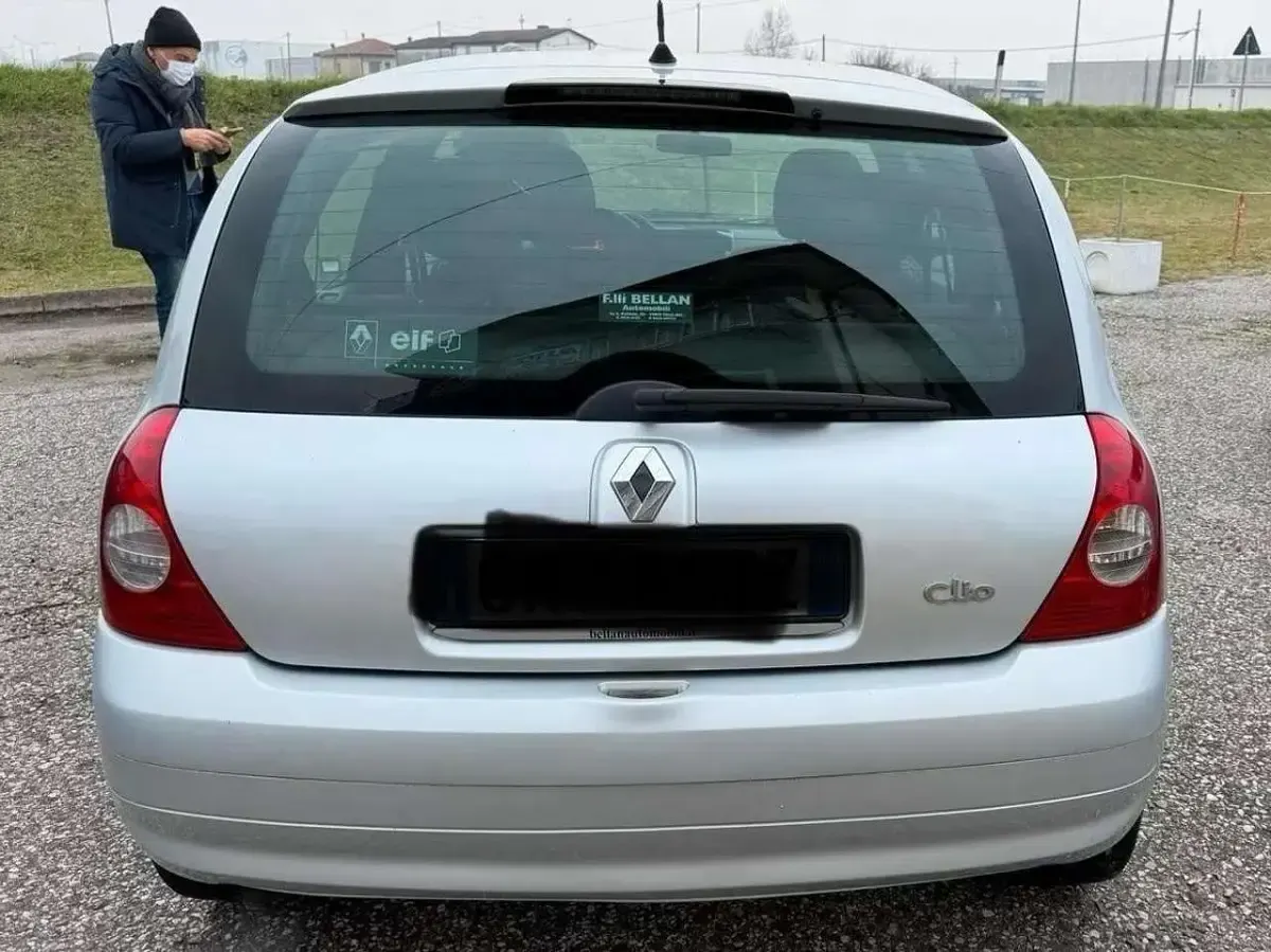 Gebraucht Renault Clio II Authentique 60 PS (44 kW) 2003 Grau Limousine