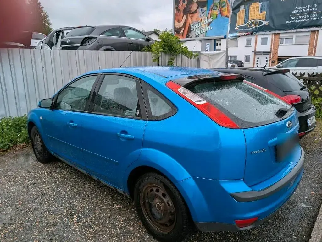 Gebraucht Ford Focus 101 PS (74 kW) 2005 Blau Kleinwagen