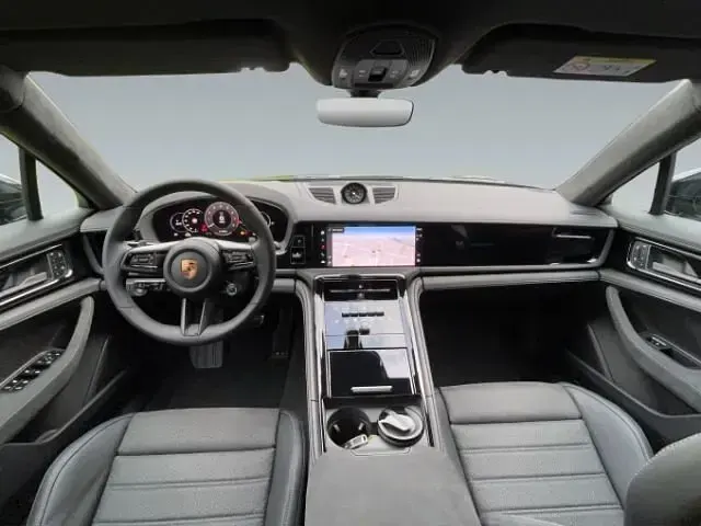 Gebraucht Porsche Panamera 500 PS (367 kW) 2025 Oakgrünmetallic neo (metallic) Kleinwagen