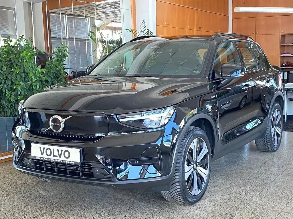 Gebraucht Volvo XC40 Core 175 kW (238 PS) 2023 Schwarz SUV