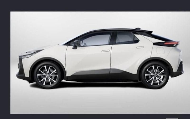 Neu Toyota C-HR Team 223 PS (164 kW) 2025 Weiß SUV