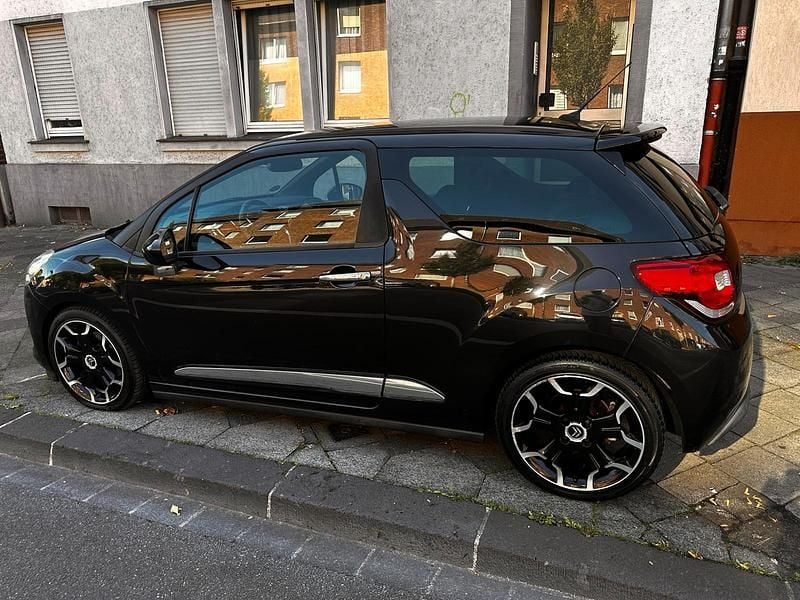 Schwarz Gebraucht 2011 Citroën DS3 Kleinwagen | 8.999 € (Teuer) - Bild 1/4