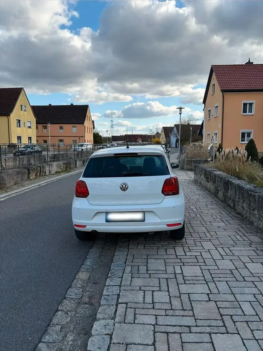 Gebraucht VW Polo 90 PS (66 kW) 2014 Weiß Limousine
