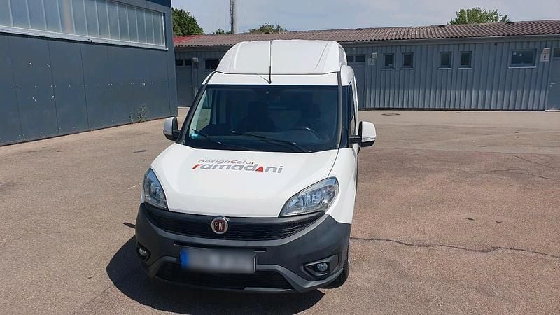 Weiß Gebraucht 2015 Fiat Doblò Van / Kleinbus | 10.950 € - Bild 1/4