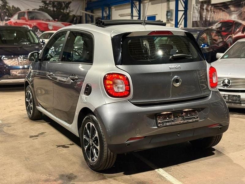 Usata Smart ForFour Basis 71 CV (52 kW) 2014 Argento Utilitaria