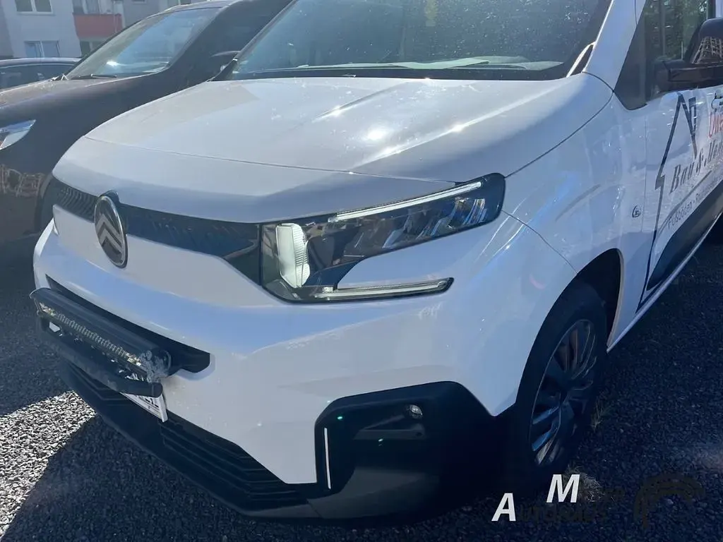 Gebraucht Citroën Berlingo 102 PS (75 kW) 2024 Weiß Van / Kleinbus