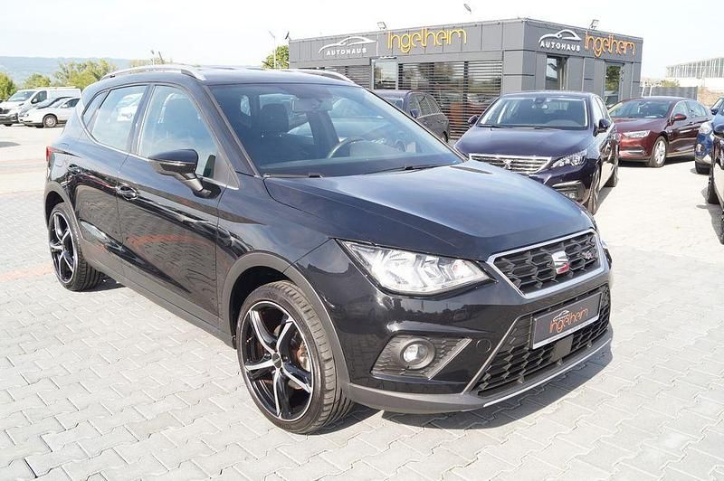 Schwarz Gebraucht 2019 Seat Arona FR SUV | 15.690 € (Guter Preis) - Bild 1/4