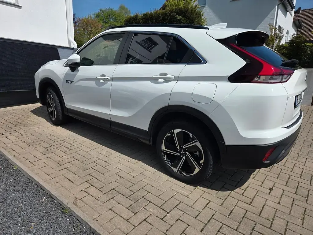 Gebraucht Mitsubishi Eclipse Cross Basis 188 PS (138 kW) 2022 Weiß SUV