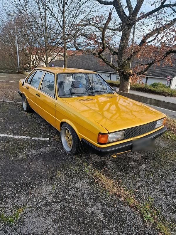 Second-hand Audi 80 70 CP (51 kW) 1982 Auriu Berlinǎ