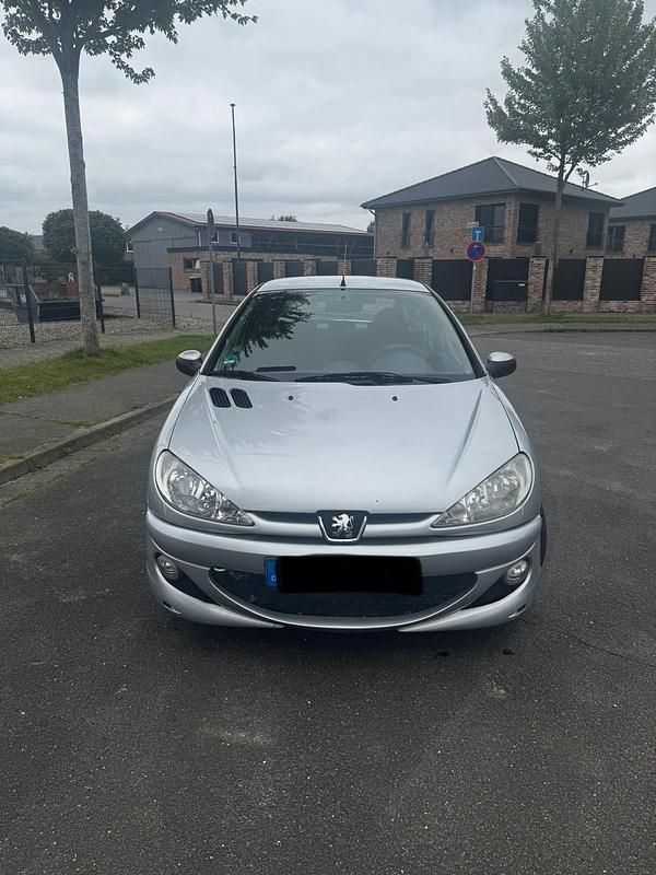Silber Gebraucht 2004 Peugeot 206 Kleinwagen | 1.200 € (Fairer Preis) - Bild 1/4