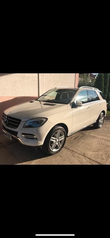 Weiß Gebraucht 2013 Mercedes ML350 SUV | 24.500 € (Teuer) - Bild 1/4