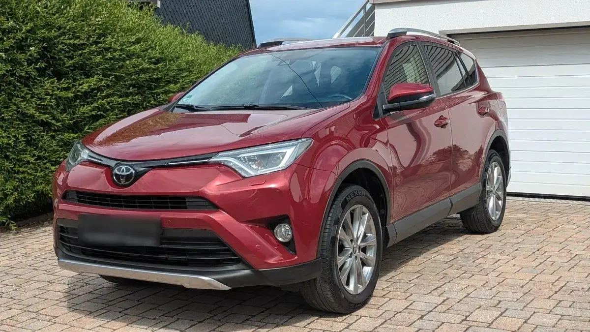 Gebraucht Toyota RAV4 Team 152 PS (111 kW) 2018 Rot SUV