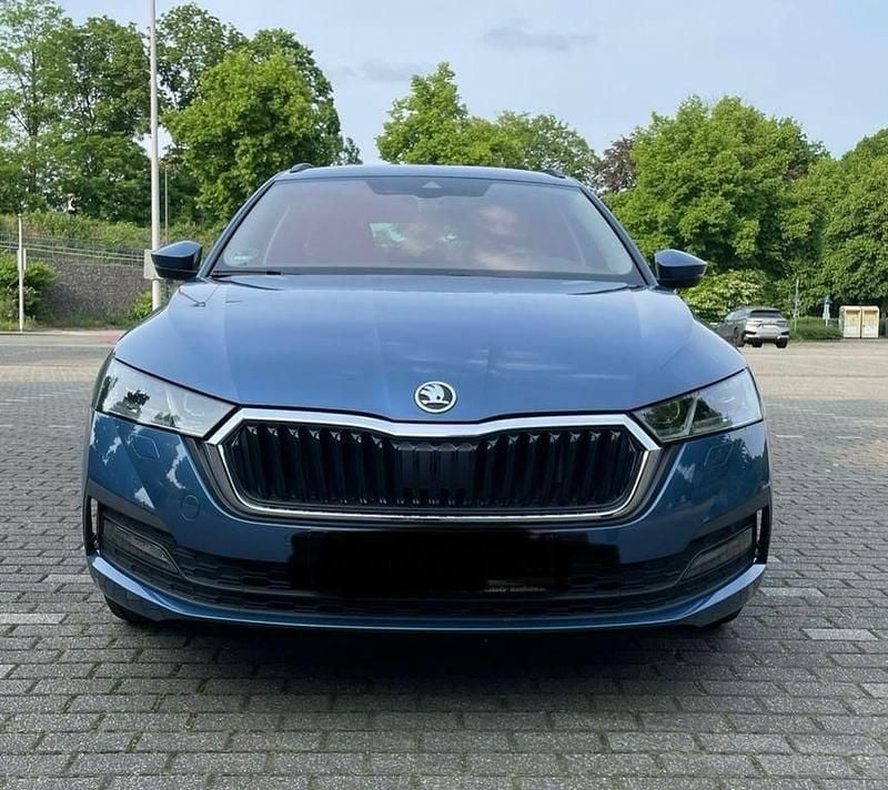 Blau Gebraucht 2021 Skoda Octavia Clever Kombi | 20.000 € (Superpreis) - Bild 1/4