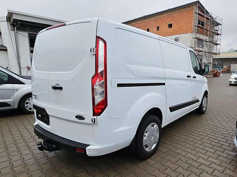 Second-hand Ford Transit Custom 131 CP (96 kW) 2020 Alb Monovolum