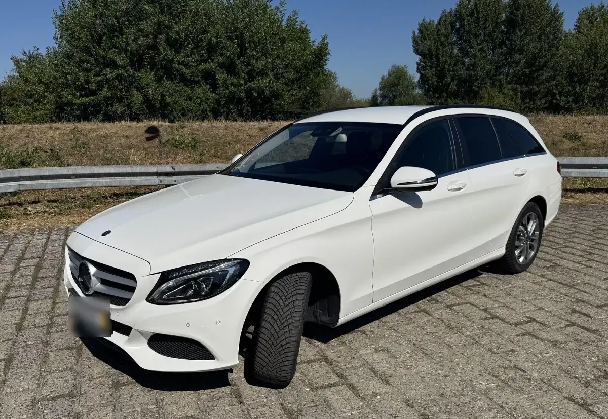 Gebraucht Mercedes C200 136 PS (100 kW) 2018 Weiß Kombi