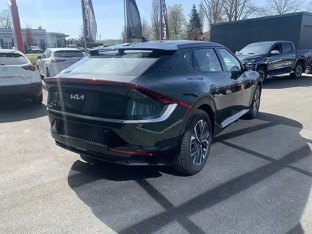 Gebraucht Kia EV6 Air 125 kW (170 PS) 2024 Deep forrest grün metallic SUV