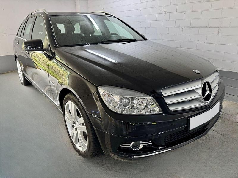 Gebraucht Mercedes C180 Avantgarde 156 PS (114 kW) 2011 Schwarz Kombi