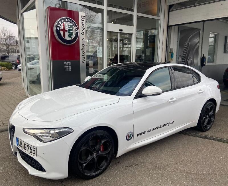 Weiß Gebraucht 2023 Alfa Romeo Giulia Sprint Sprint Coupé | 37.990 € (Teuer) - Bild 1/4