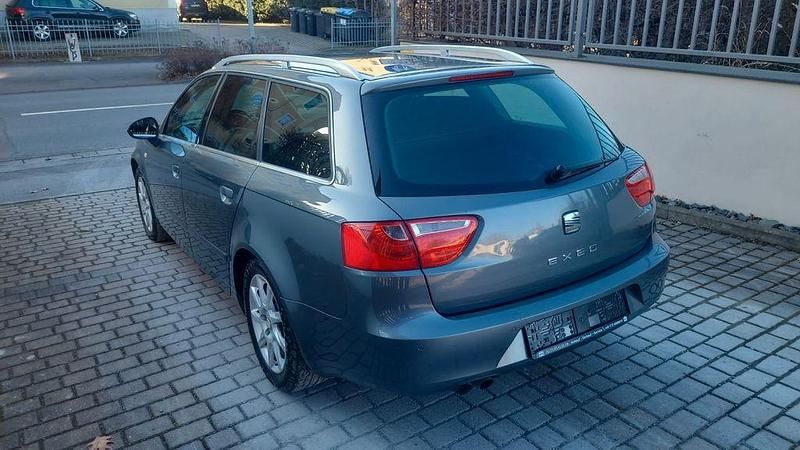 Gebraucht Seat Exeo Style 143 PS (105 kW) 2013 Grau Limousine
