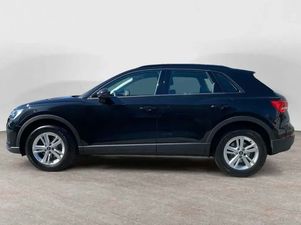 Gebraucht Audi Q3 Ambiente 150 PS (110 kW) 2023 Mythosschwarz metallic SUV