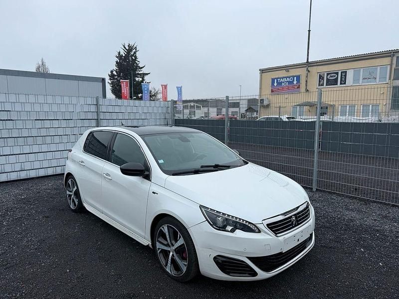 Gebraucht Peugeot 308 GT 179 PS (131 kW) 2015 Weiß Limousine