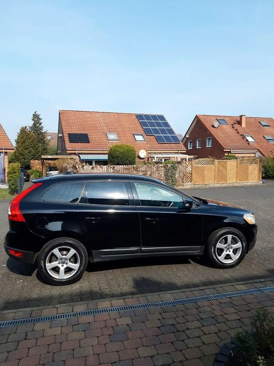 Używany Volvo XC60 163 KM (119 kW) 2011 Czarny SUV