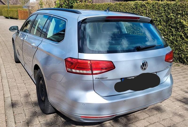 Gebraucht VW Passat 150 PS (110 kW) 2018 Silber Kombi