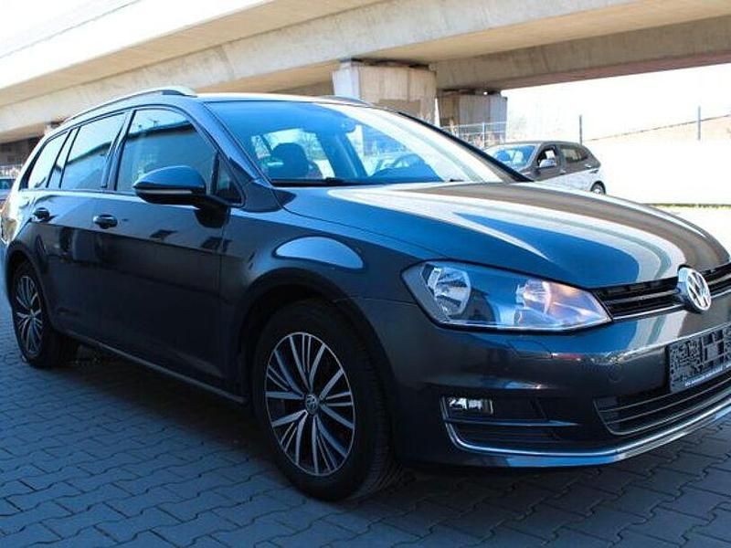 Carbon steel grey metallic Gebraucht 2016 VW Golf VII Allstar Kombi | 8.990 € (Fairer Preis) - Bild 1/4