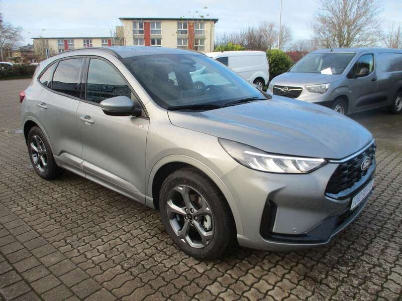 Gebraucht Ford Kuga ST-Line 186 PS (136 kW) 2024 Silber SUV
