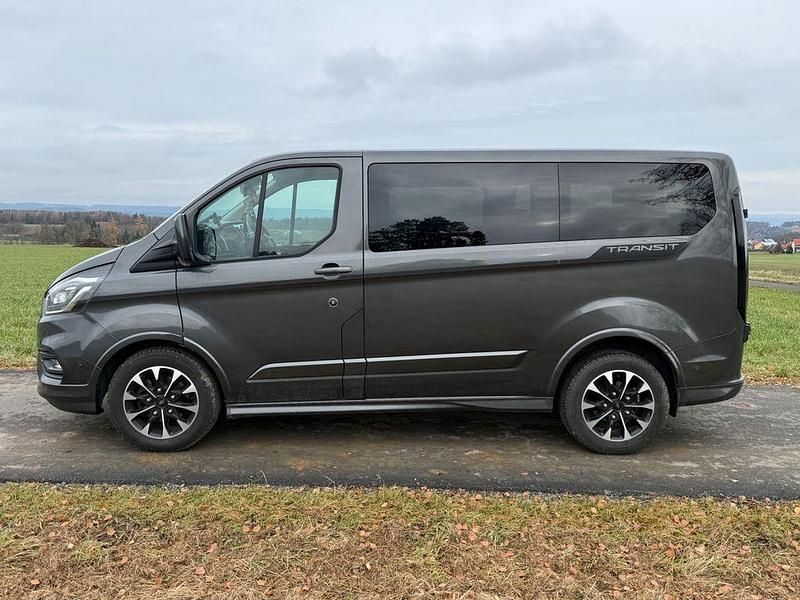Grau Gebraucht 2020 Ford Transit Custom Sport Van / Kleinbus | 35.200 € (Etwas zu teuer) - Bild 1/4