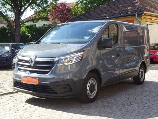 Städtisches grau Gebraucht 2022 Renault Trafic Komfort Van | 22.900 € (Superpreis) - Bild 1/3