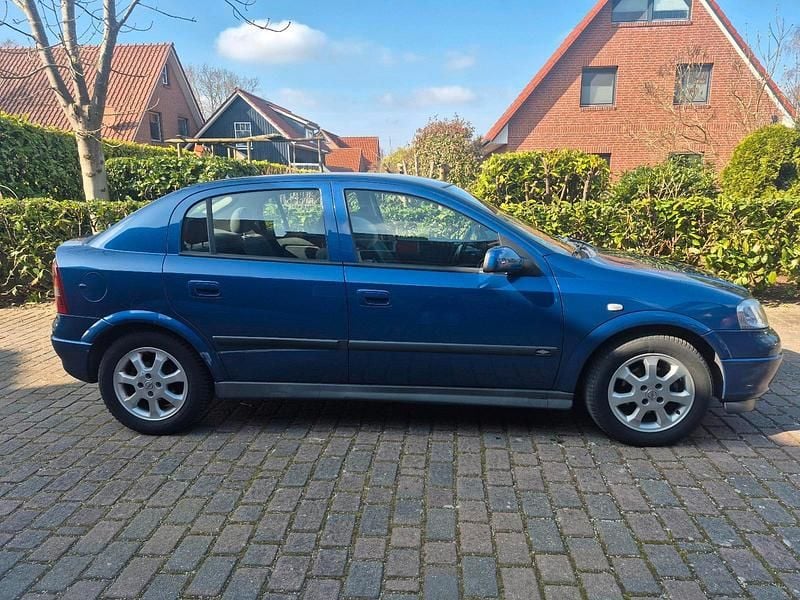 Gebraucht Opel Astra 101 PS (74 kW) 2002 Blau Limousine