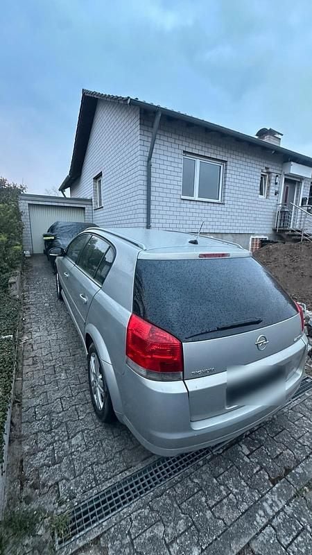 Gebraucht Opel Signum 155 PS (114 kW) 2008 Silber Kleinwagen