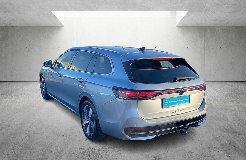 Gebraucht VW Passat Elegance 150 PS (110 kW) 2025 Silber Kombi