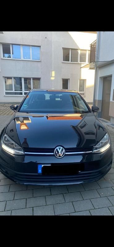 Gebraucht VW Golf VII 108 PS (79 kW) 2018 Schwarz Kombi