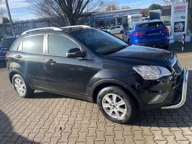 Gebraucht SsangYong Korando 175 PS (128 kW) 2012 Schwarz SUV
