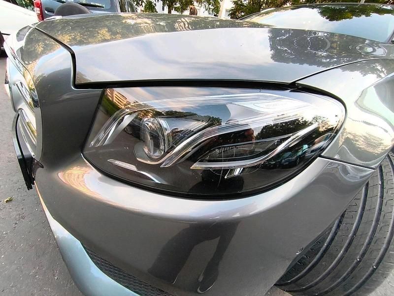 Grau Gebraucht 2017 Mercedes 190 Avantgarde Limousine | 21.600 € - Bild 1/4