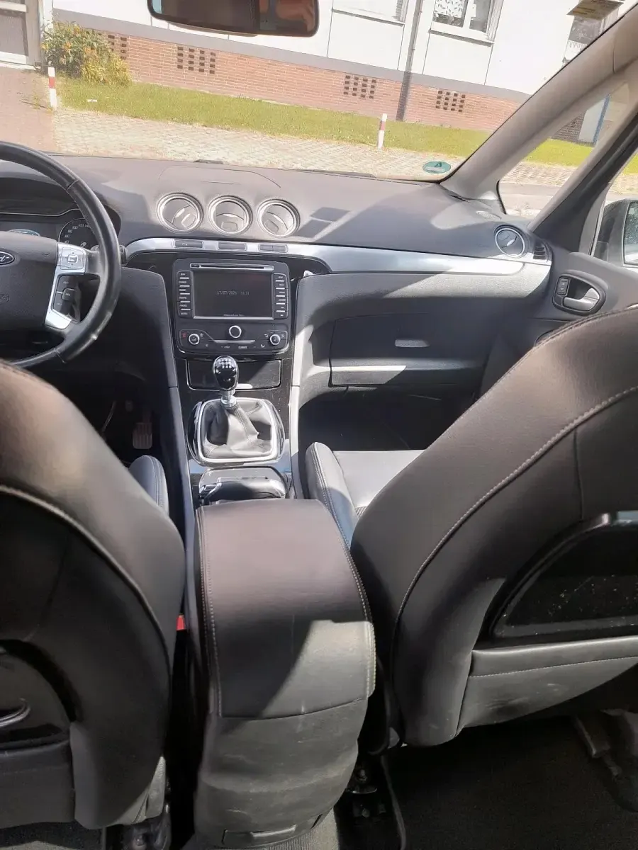 Gebraucht Ford S-MAX S 140 PS (102 kW) 2013 Schwarz Van / Kleinbus