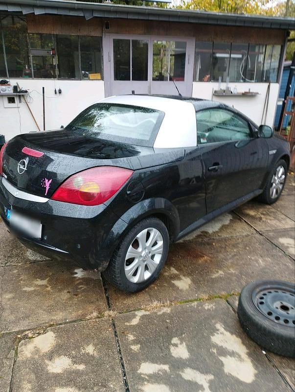 Schwarz Gebraucht 2008 Opel Tigra Cabrio | 1.300 € (Guter Preis) - Bild 1/4