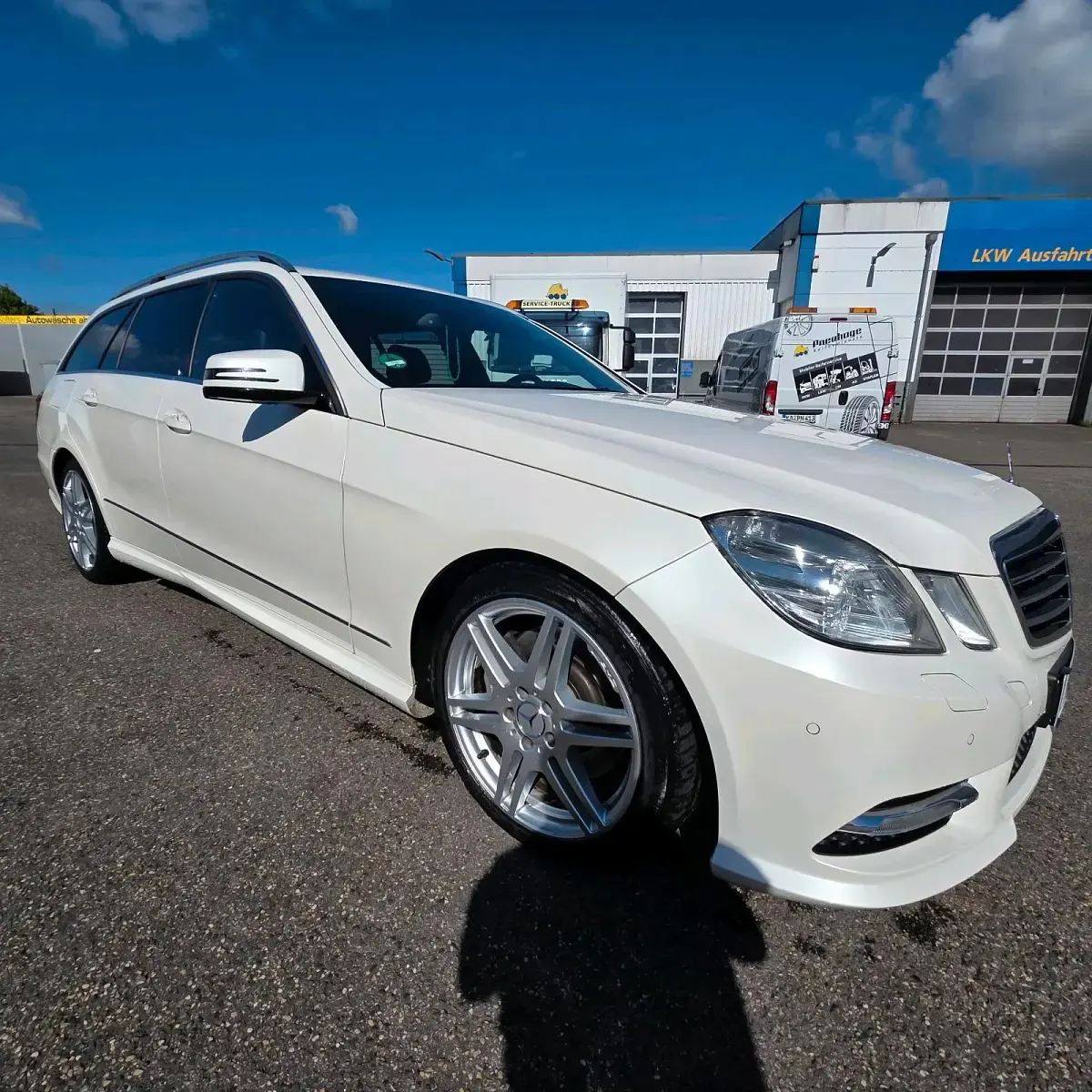 Gebraucht Mercedes E350 AMG 285 PS (209 kW) 2012 Weiß Kombi