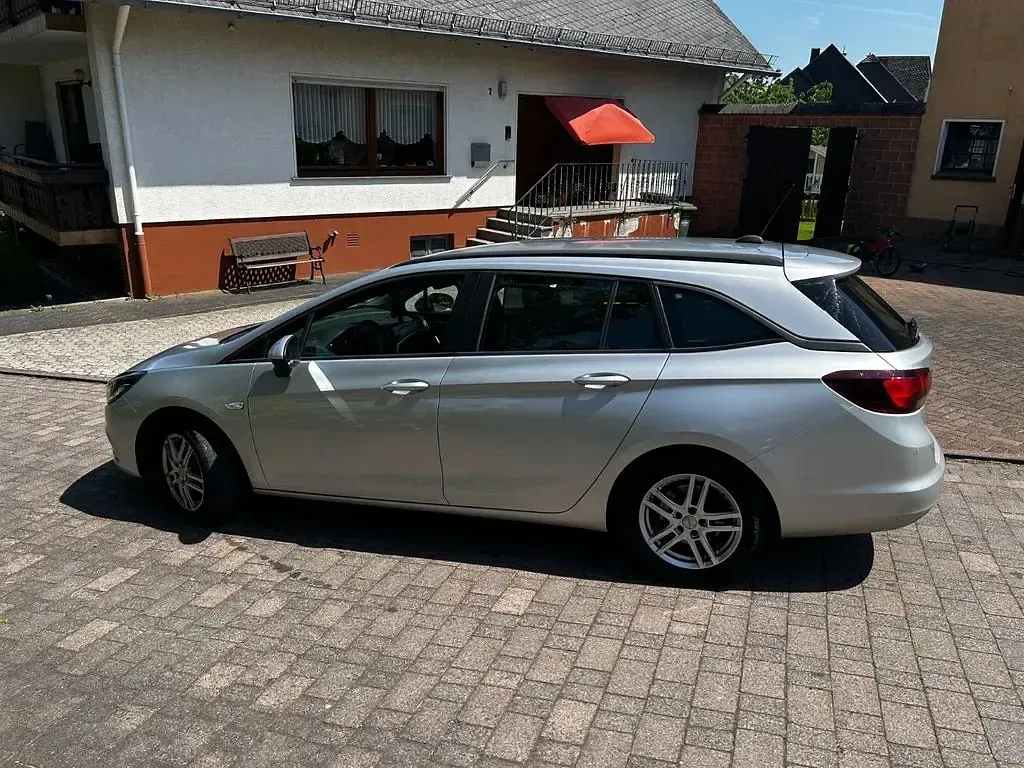 Gebraucht Opel Astra 136 PS (100 kW) 2019 Silber Kombi