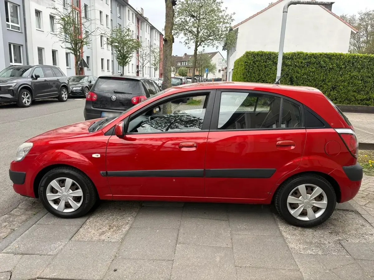 Gebraucht Kia Rio 97 PS (71 kW) 2006 Rot Limousine