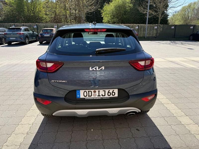 Gebraucht Kia Stonic 101 PS (74 kW) 2023 Grau SUV